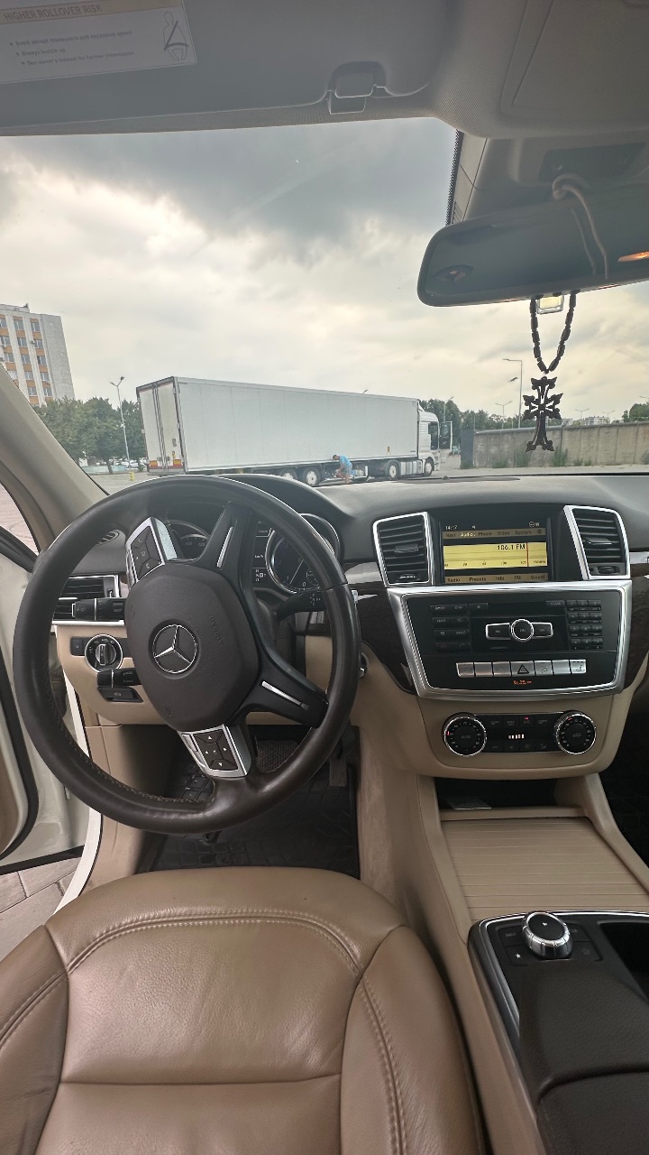 Mercedes-Benz M-Класс - фото 12