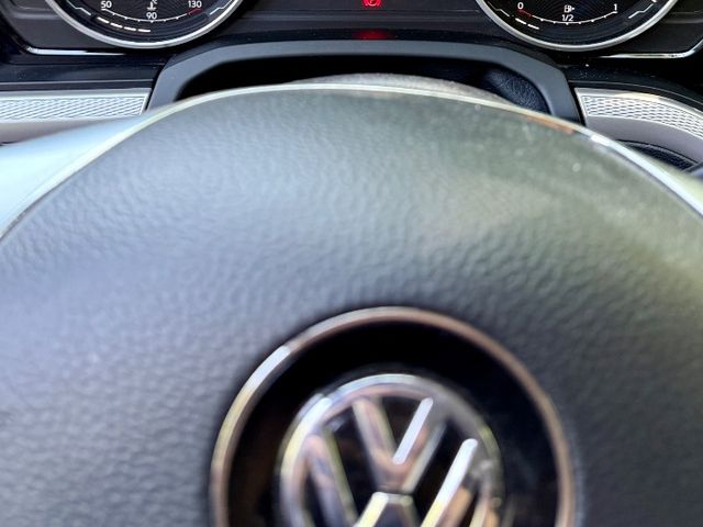 Volkswagen Touareg - фото 5