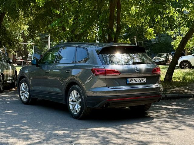Volkswagen Touareg - фото 4