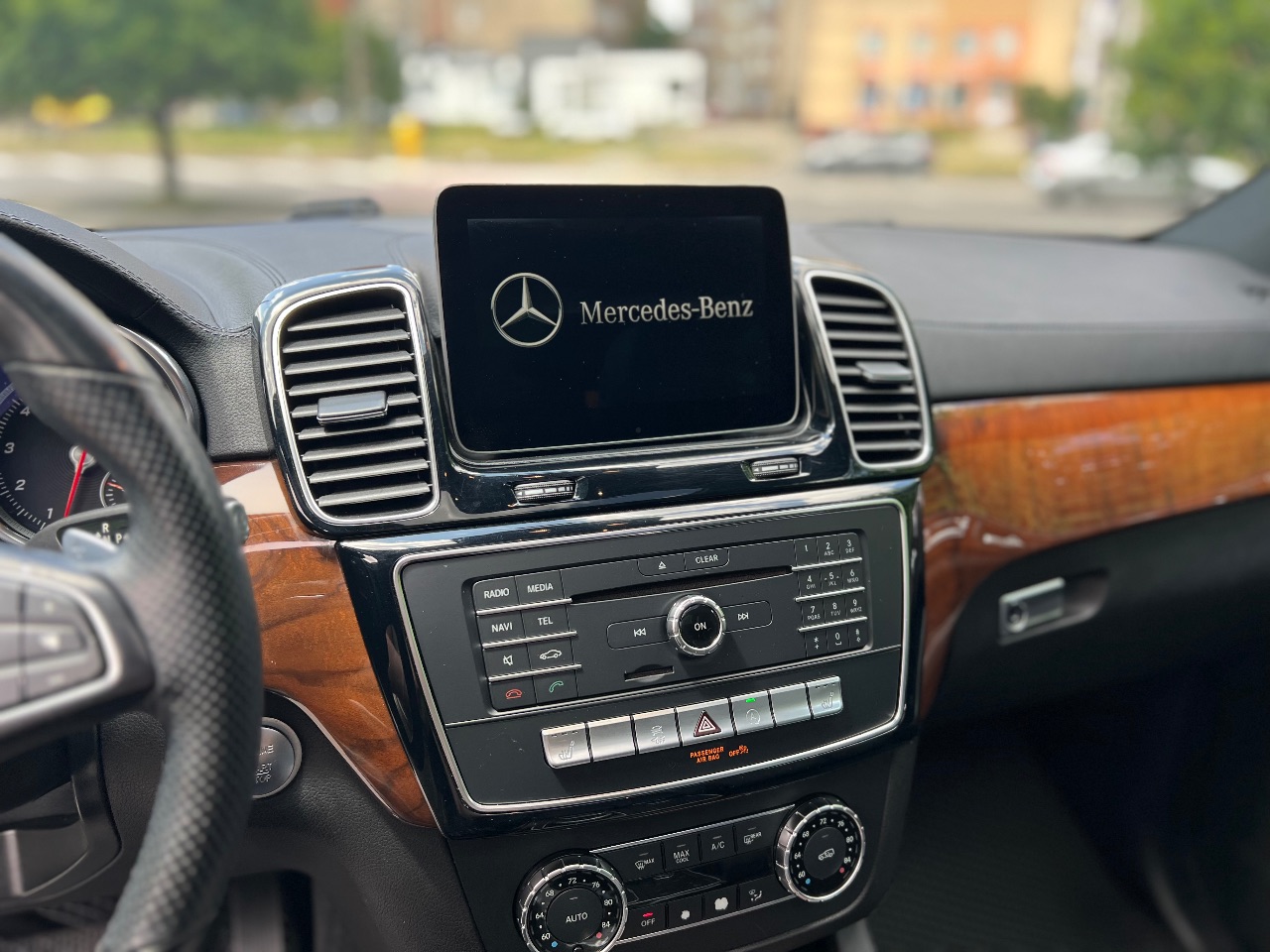 Mercedes-Benz GLS - фото 2