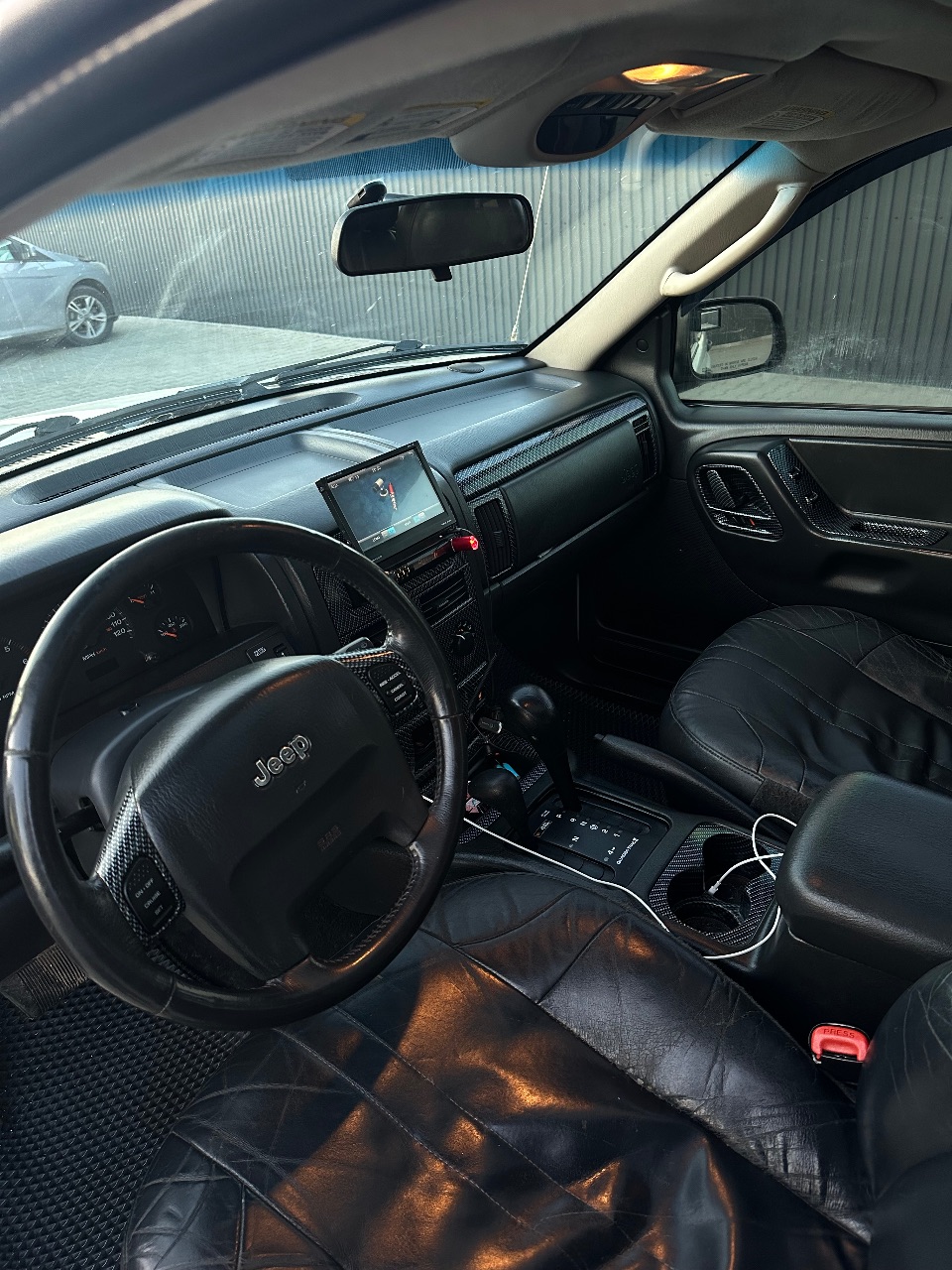 Jeep Grand Cherokee - фото 24