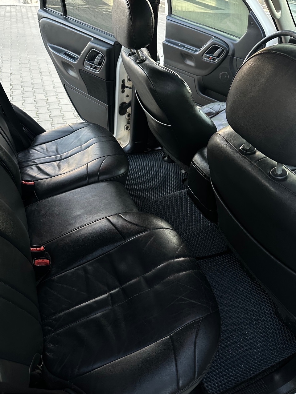 Jeep Grand Cherokee - фото 19