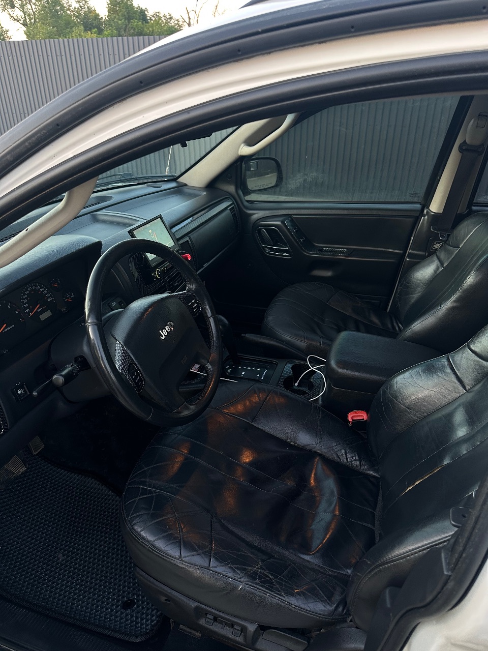 Jeep Grand Cherokee - фото 25