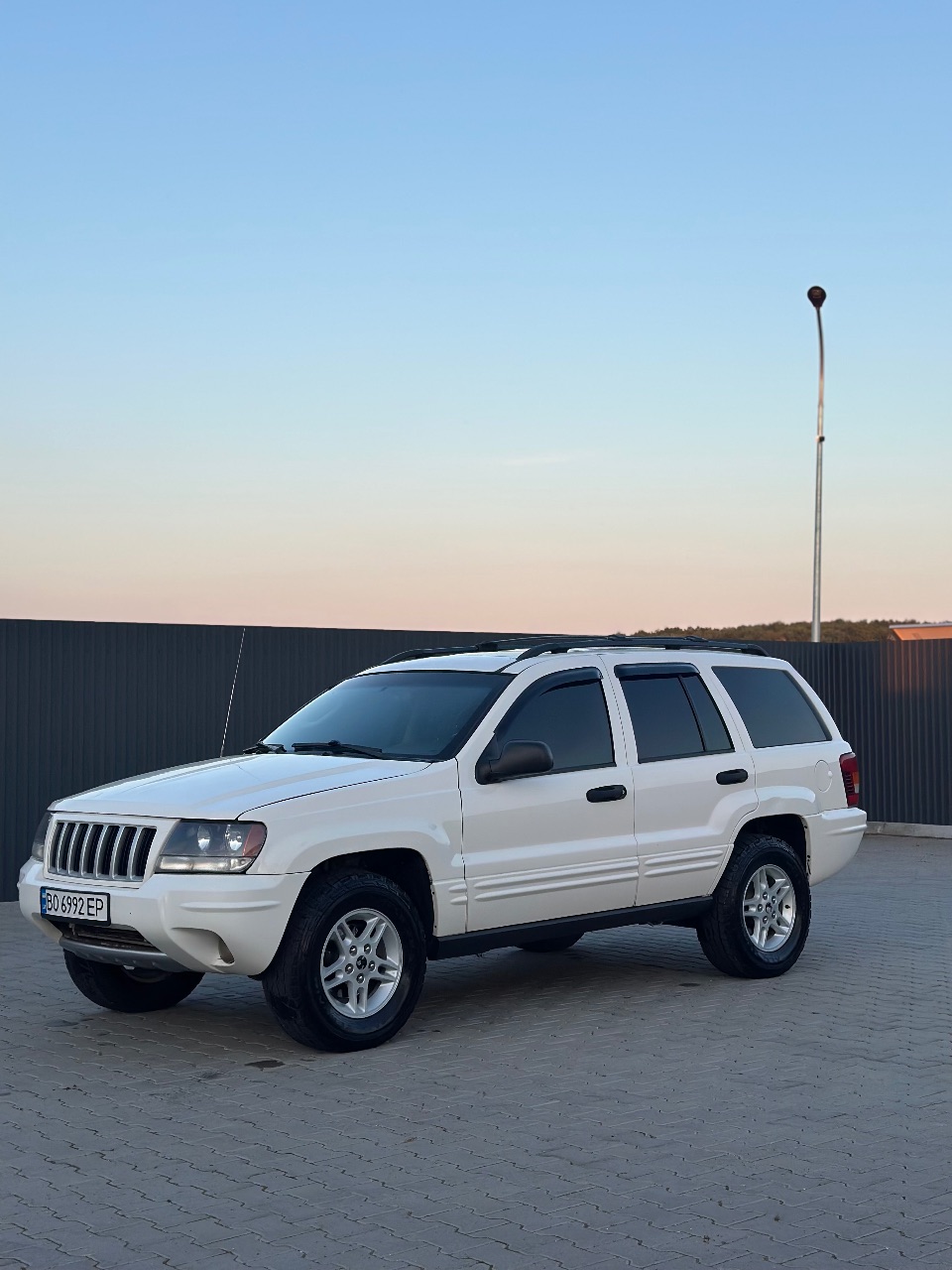 Jeep Grand Cherokee - фото 16