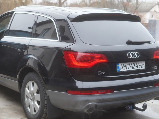 Audi Q7 - фото 3