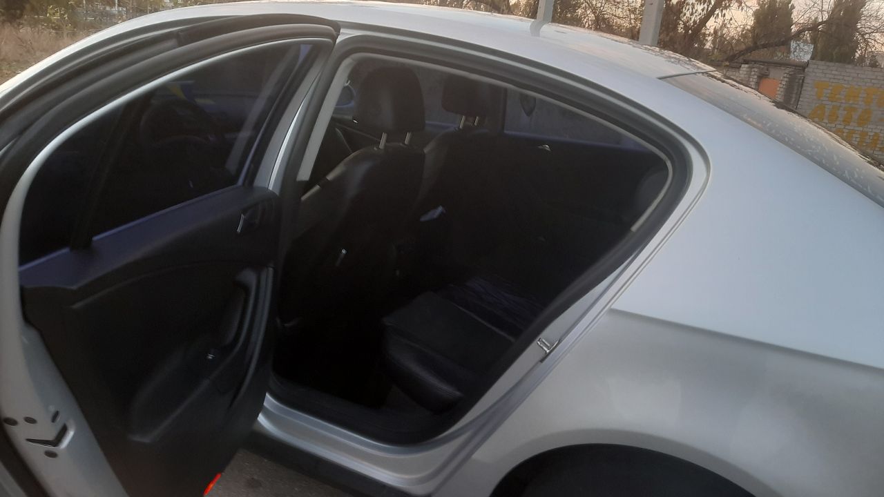 Volkswagen Passat - фото 3