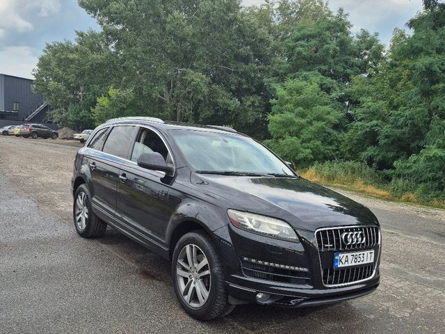 Audi Q7 - фото 1