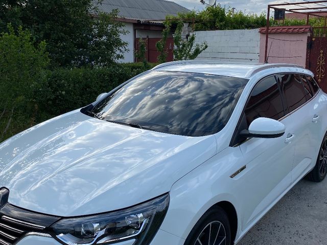 Renault Megane - фото 1