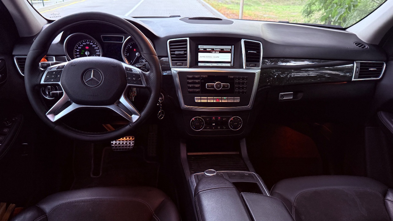 Mercedes-Benz M-Класс - фото 7