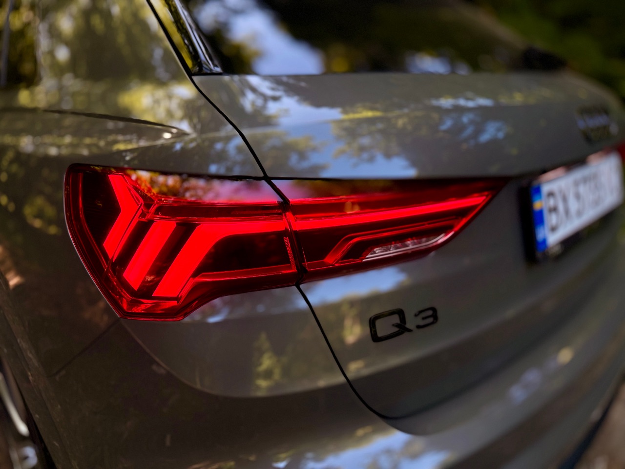 Audi Q3 - фото 24