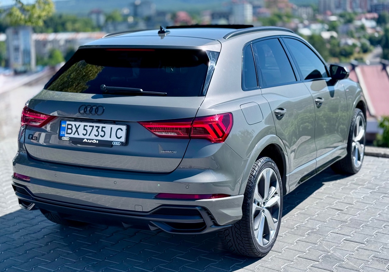 Audi Q3 - фото 8