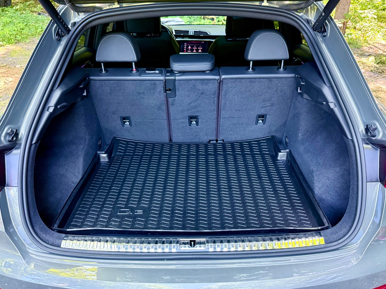 Audi Q3 - фото 27