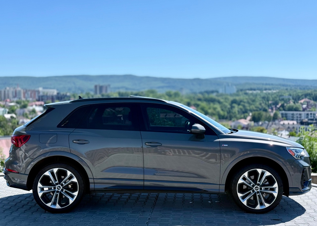 Audi Q3 - фото 4