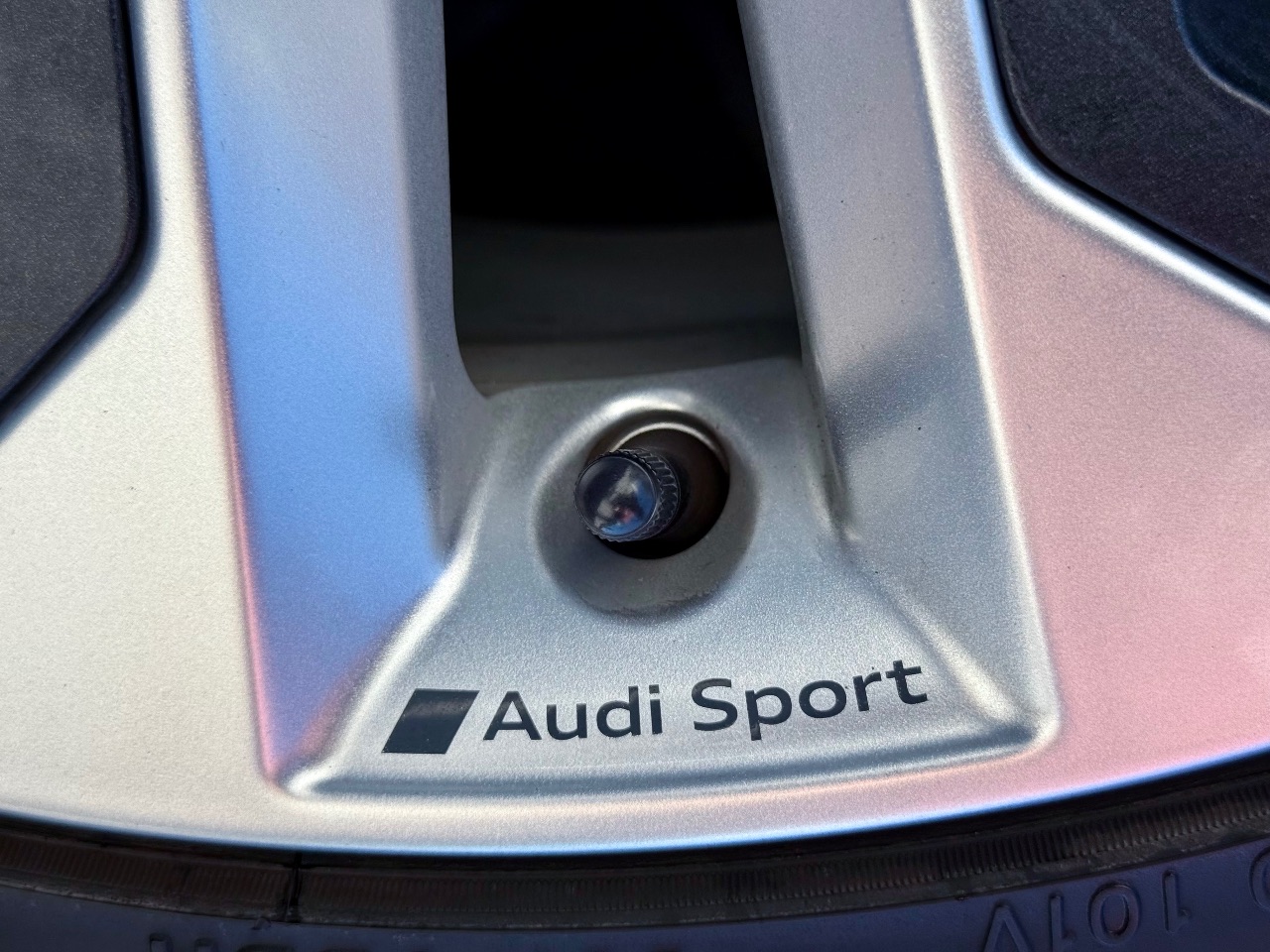 Audi Q3 - фото 15