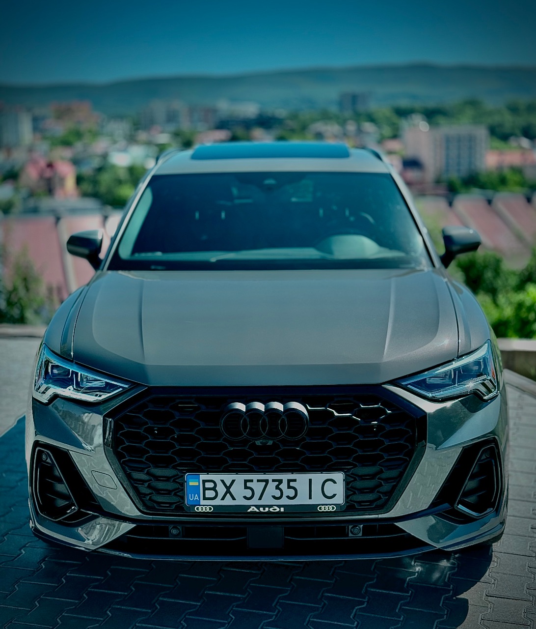 Audi Q3 - фото 1