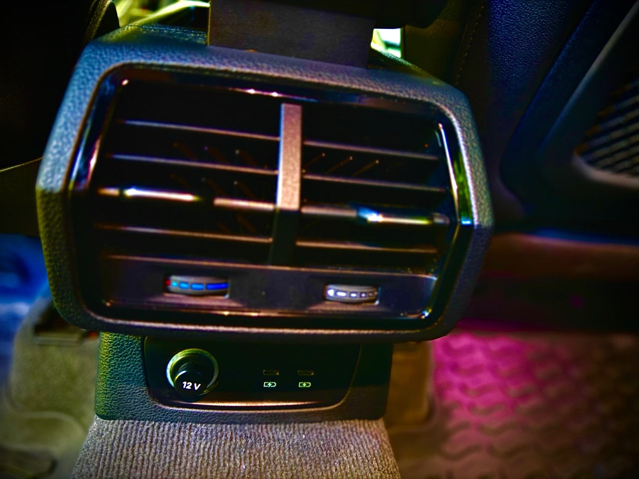 Audi Q3 - фото 31