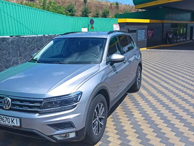 Volkswagen Tiguan - фото 2