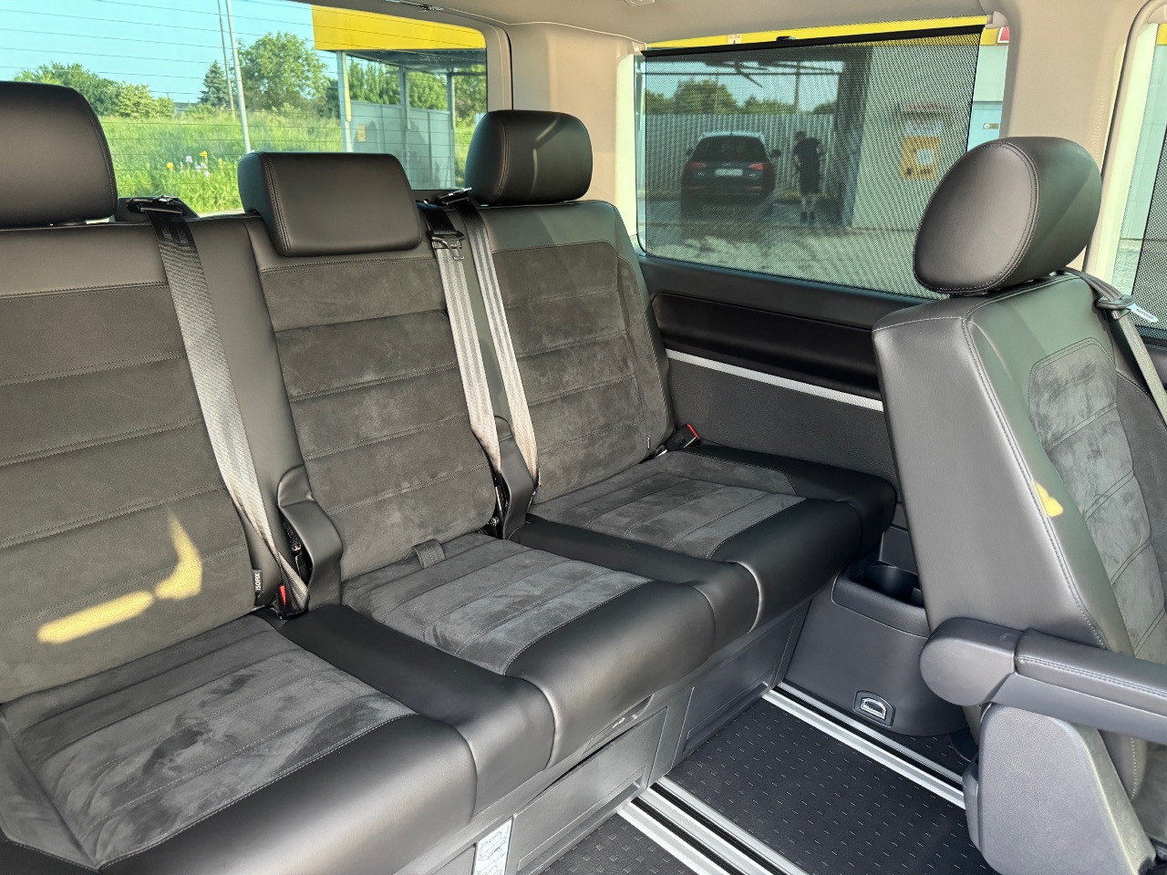 Volkswagen Multivan - фото 15