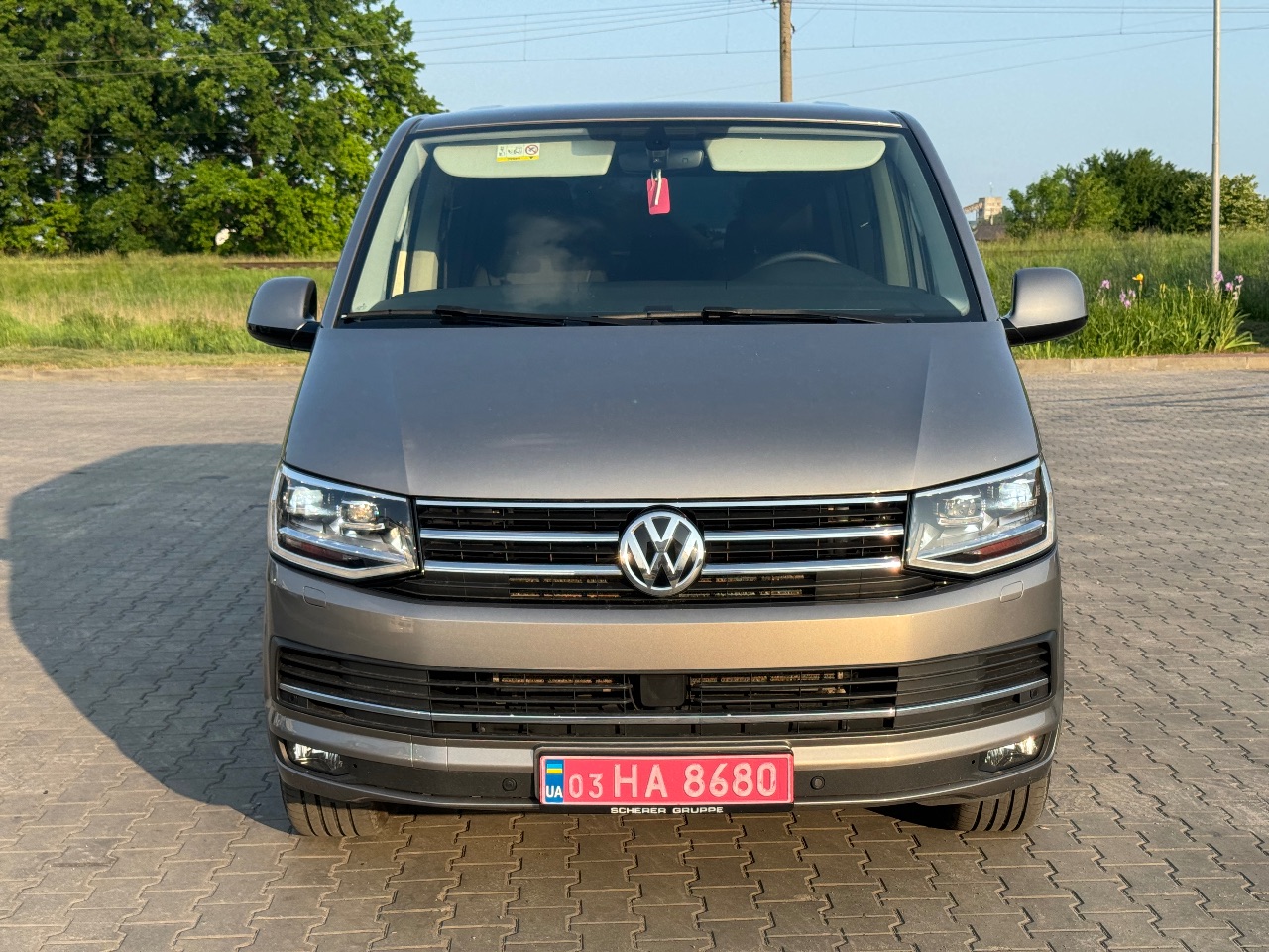 Volkswagen Multivan - фото 2