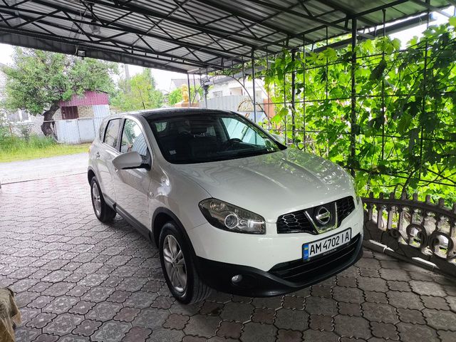 Nissan Qashqai - фото 1