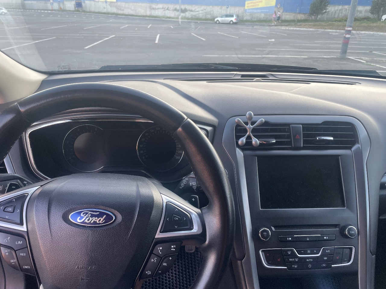 Ford Mondeo - фото 17