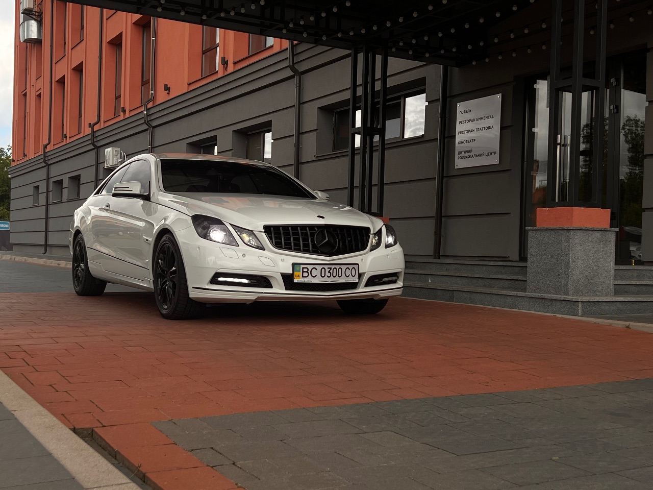 Mercedes-Benz E-Класс - фото 1