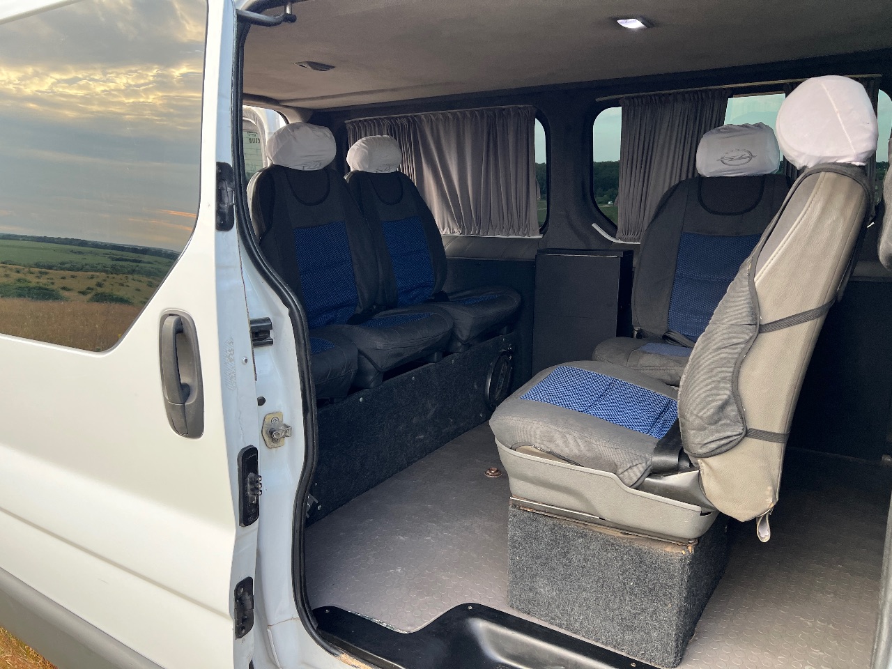 Opel Vivaro - фото 13