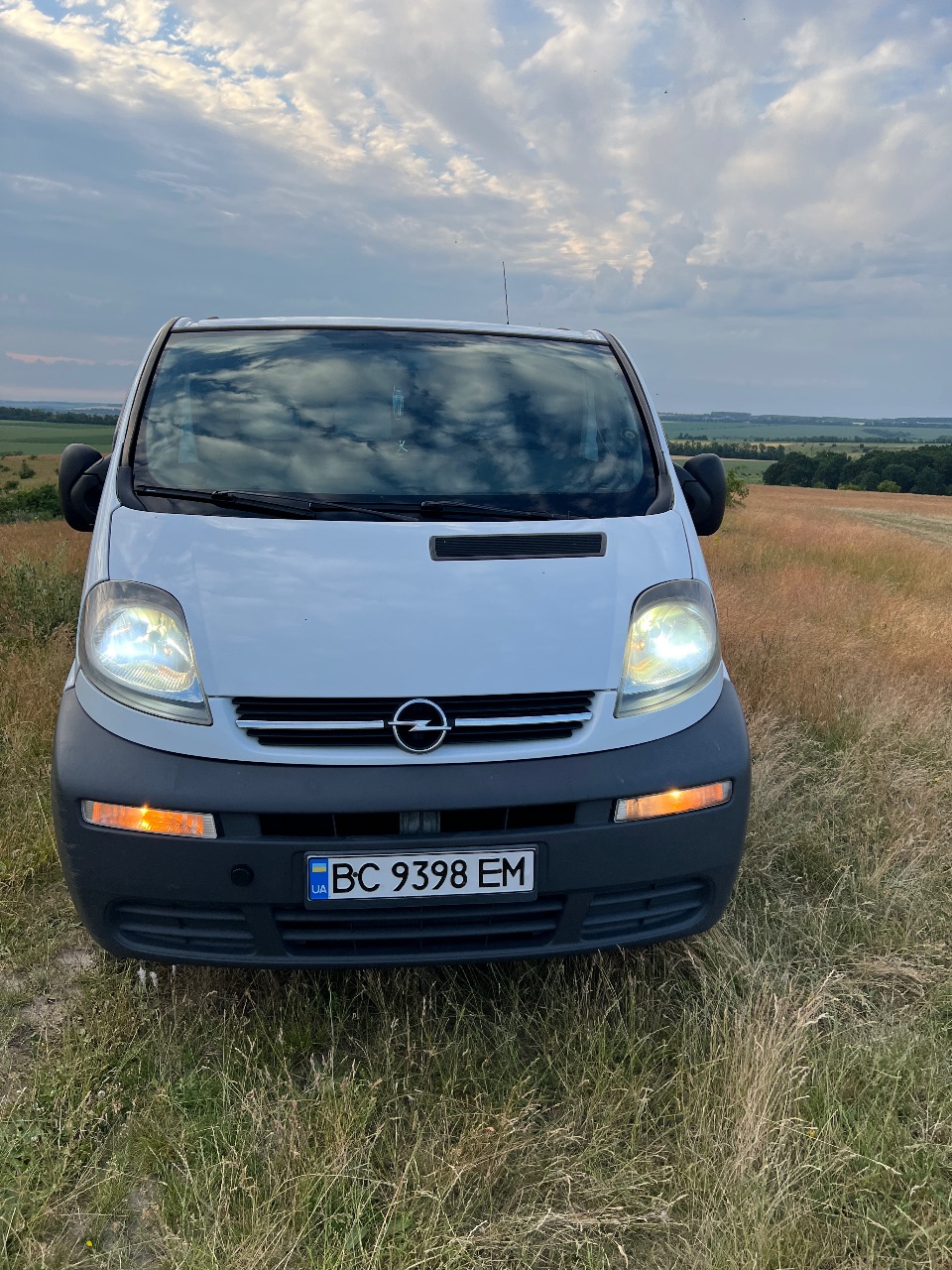 Opel Vivaro - фото 1