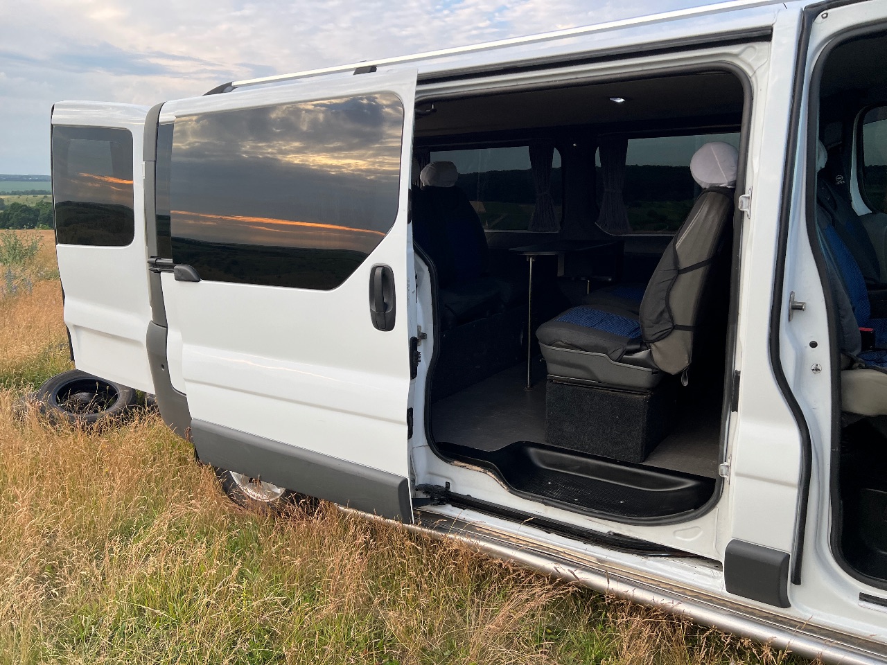 Opel Vivaro - фото 9