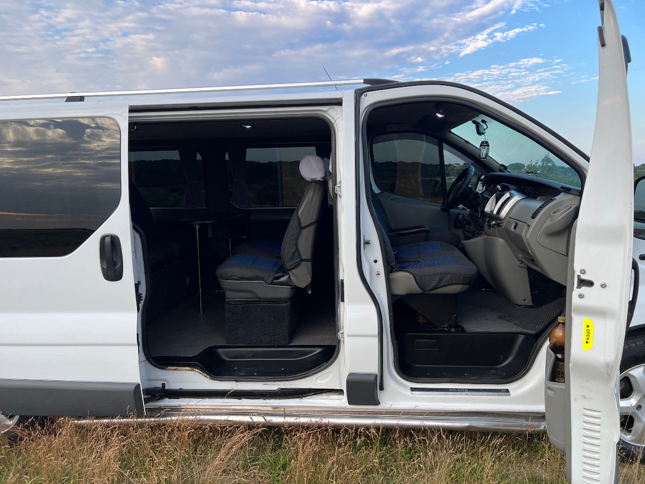 Opel Vivaro - фото 8