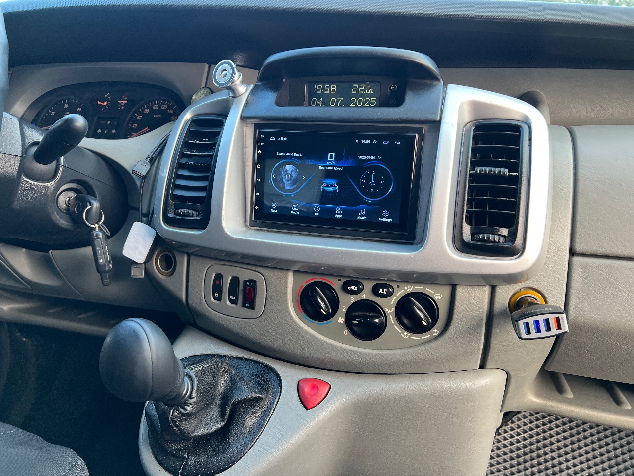 Opel Vivaro - фото 18