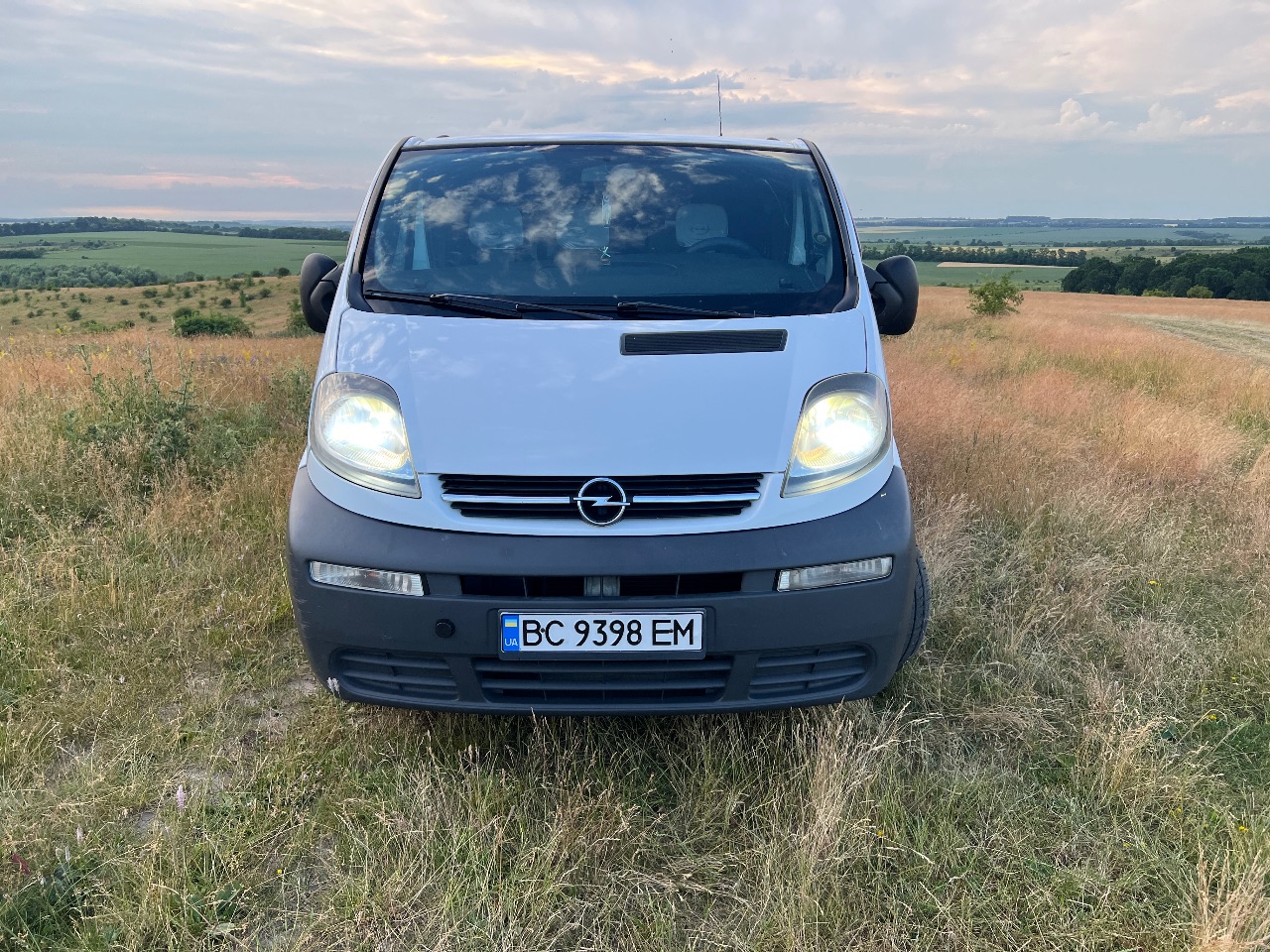 Opel Vivaro - фото 30
