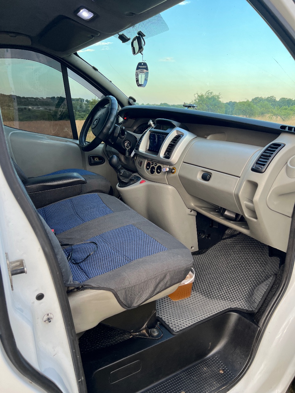 Opel Vivaro - фото 22