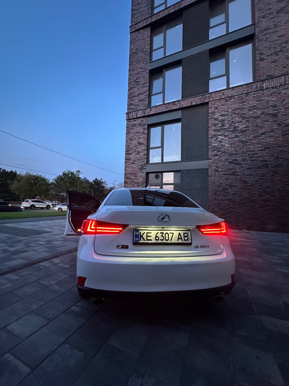 Lexus IS - фото 2