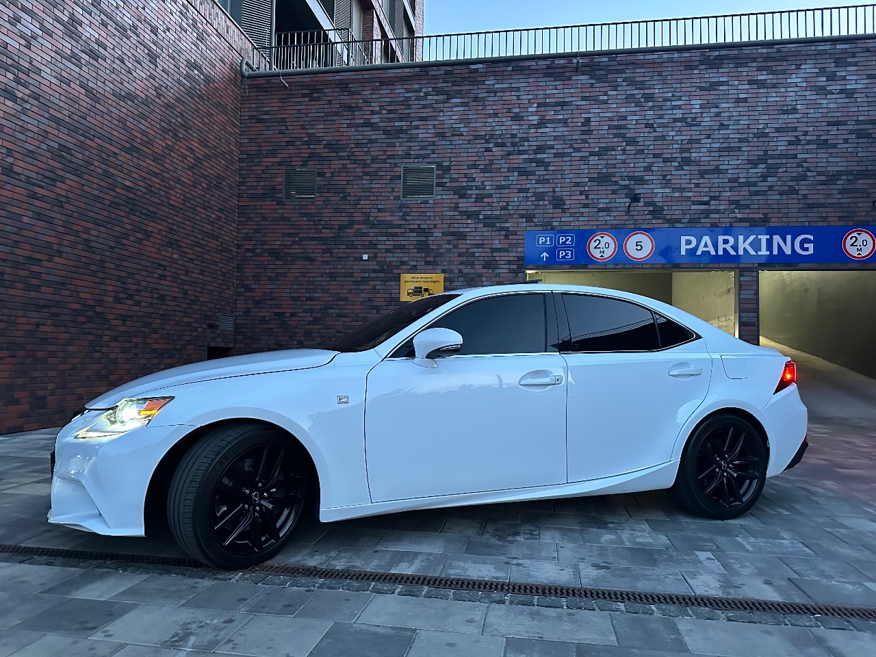 Lexus IS - фото 3