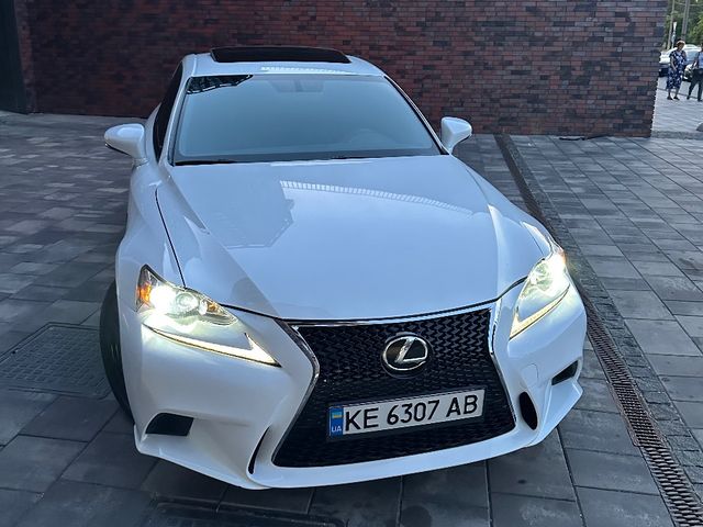 Lexus IS - фото 5
