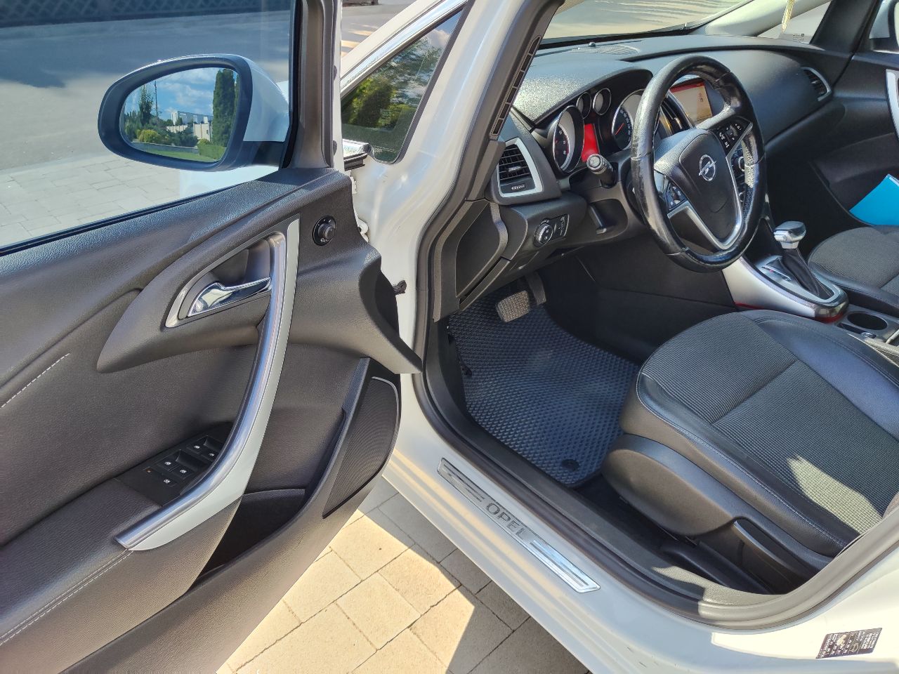 Opel Astra - фото 11