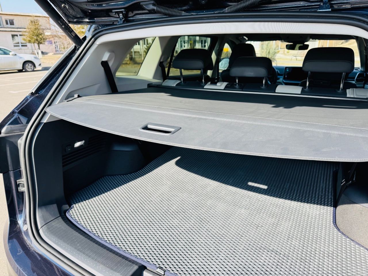 Volkswagen ID.6 - фото 10