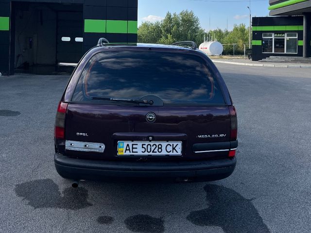 Opel Omega - зображення 3