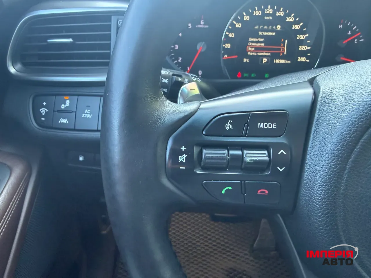 Kia Sorento - фото 10