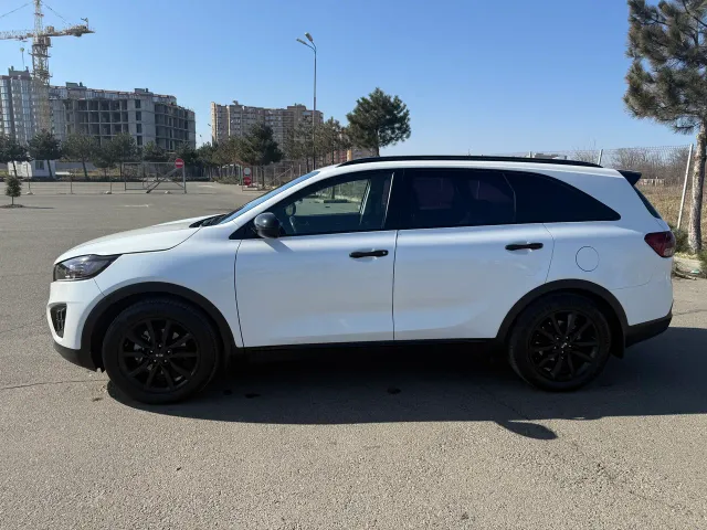 Kia Sorento - фото 3