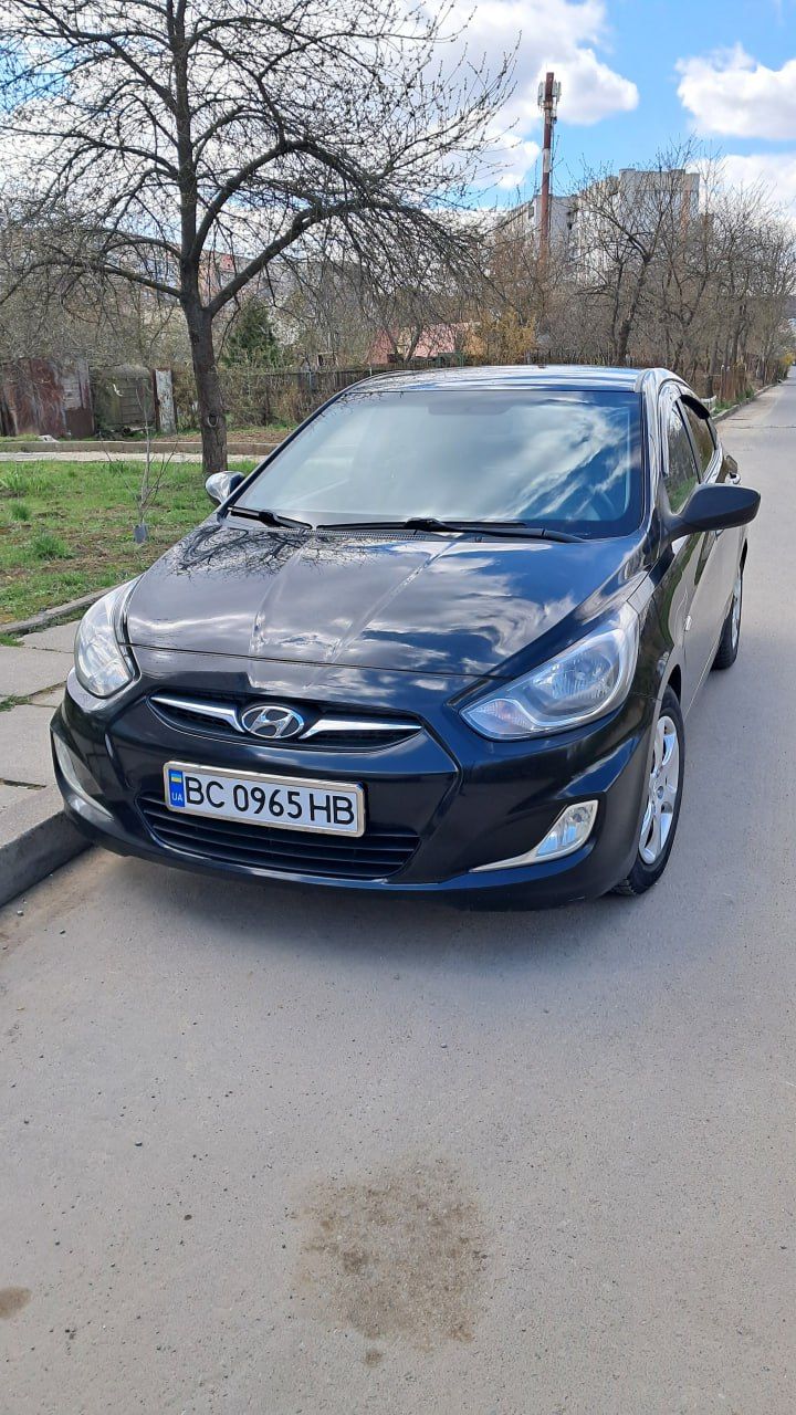Hyundai Accent - фото 1