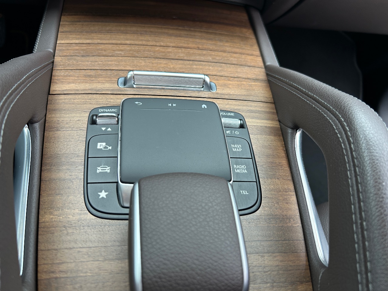 Mercedes-Benz GLE - фото 32