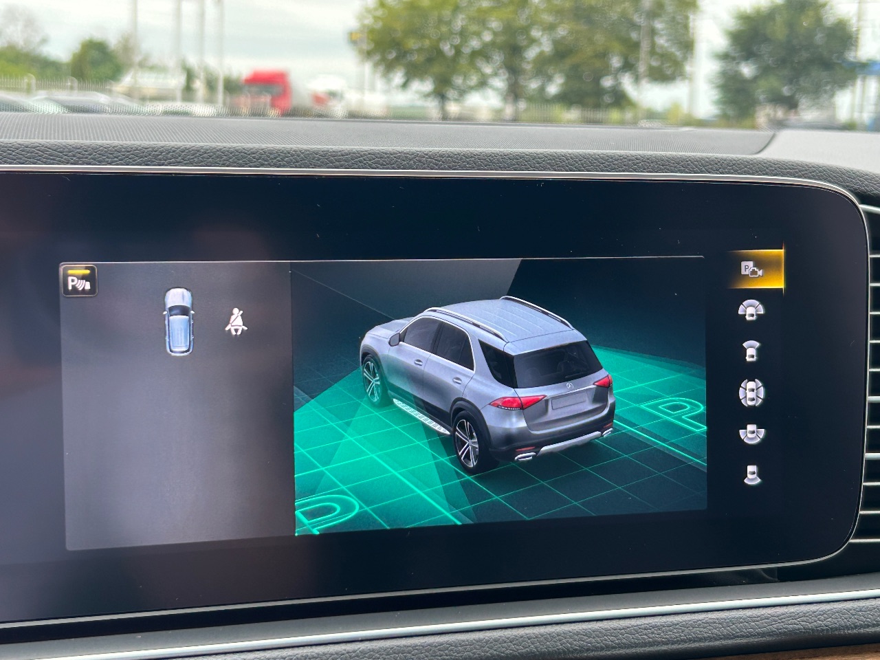 Mercedes-Benz GLE - фото 31