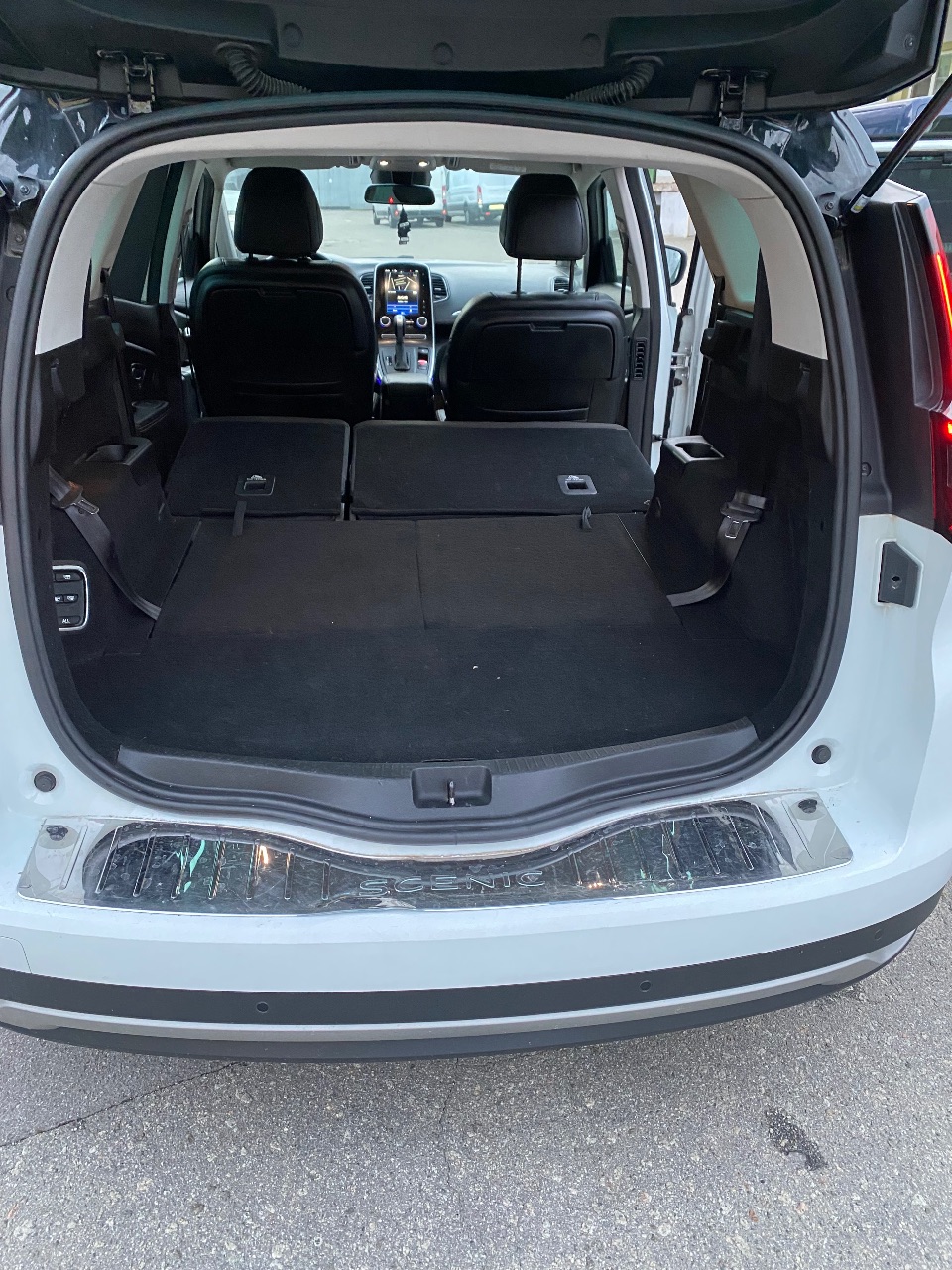 Renault Scenic - фото 11