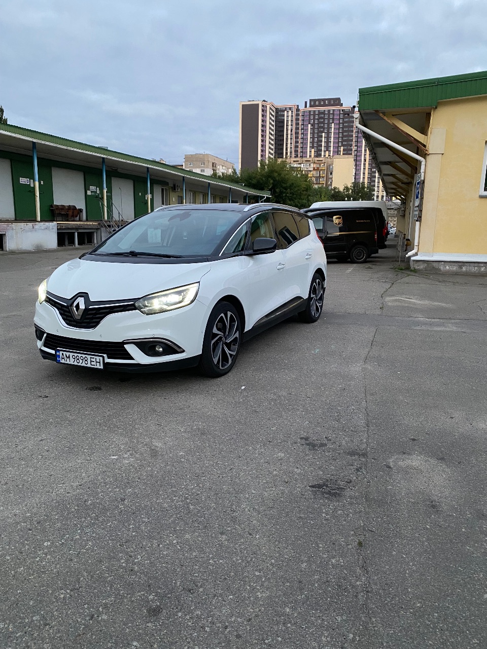 Renault Scenic - фото 2