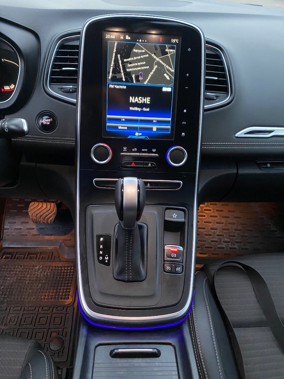 Renault Scenic - фото 19