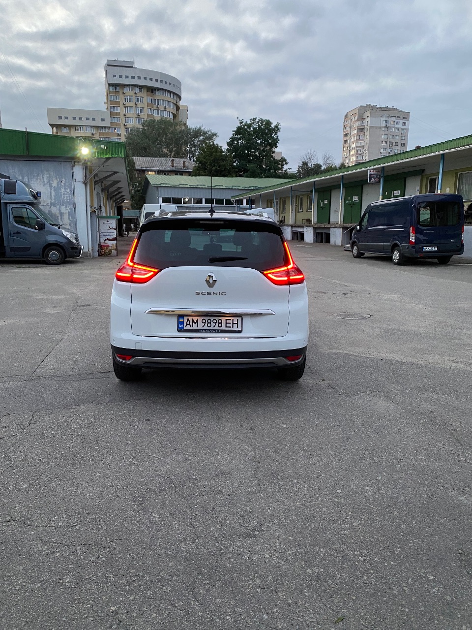 Renault Scenic - фото 3