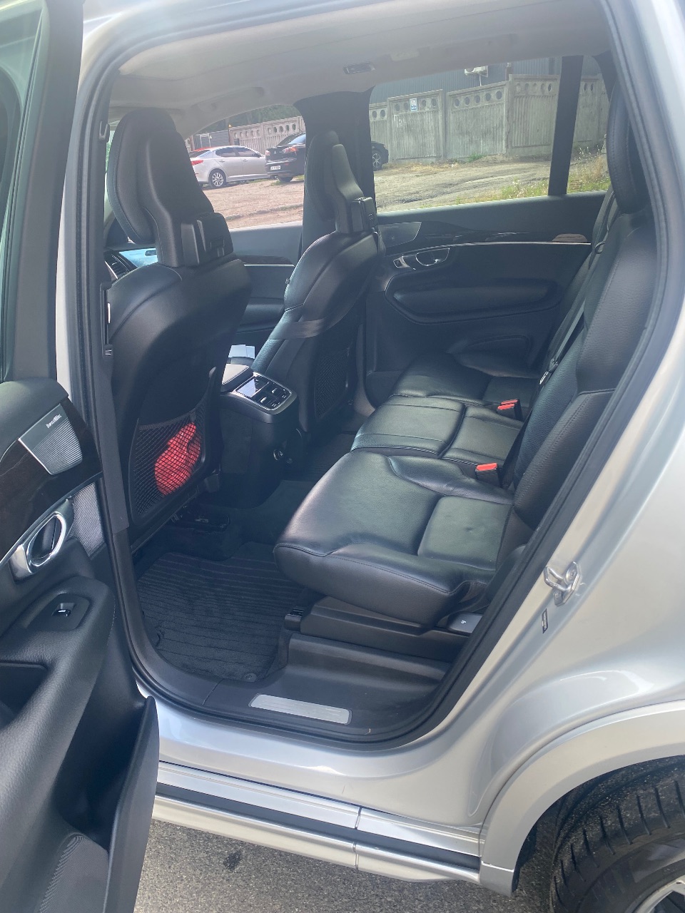 Volvo XC90 - фото 17