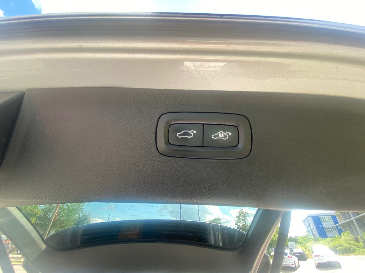 Volvo XC90 - фото 12